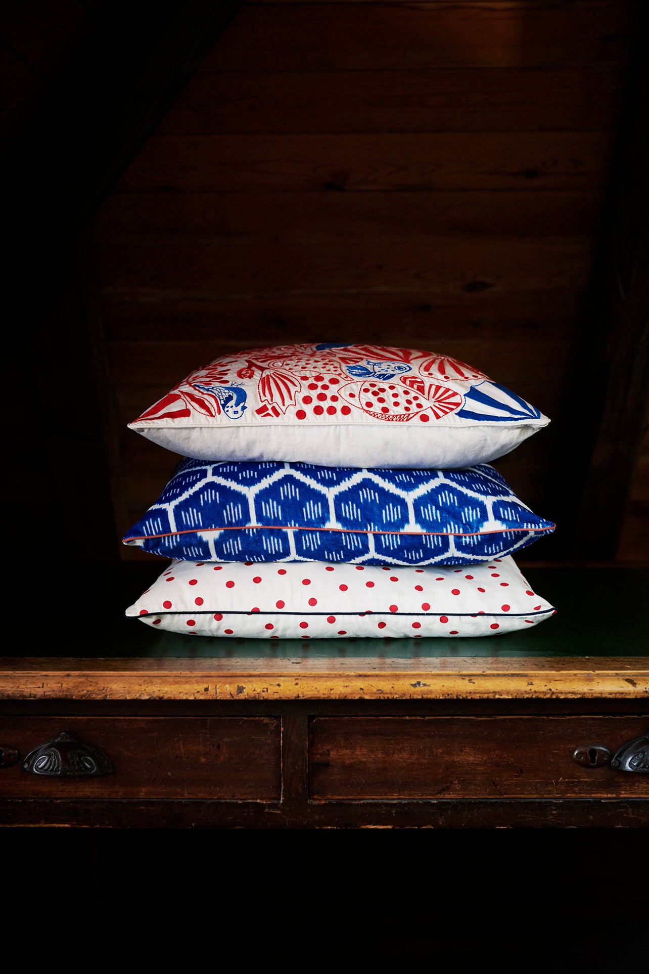 HABIBA BIBI CUSHION Cushion KISS